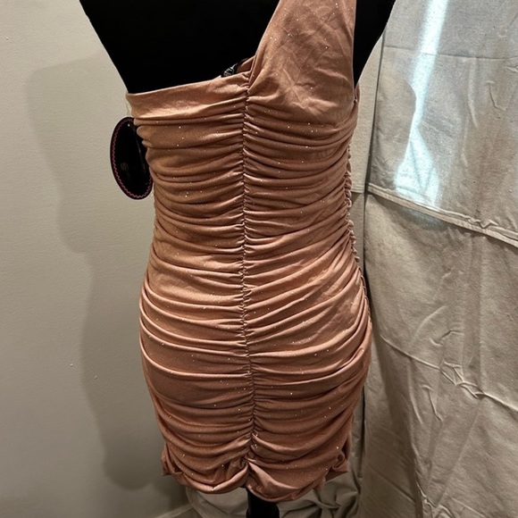 Paper Doll one shoulder mini dress size medium pink with gold shimmer - Picture 10 of 11